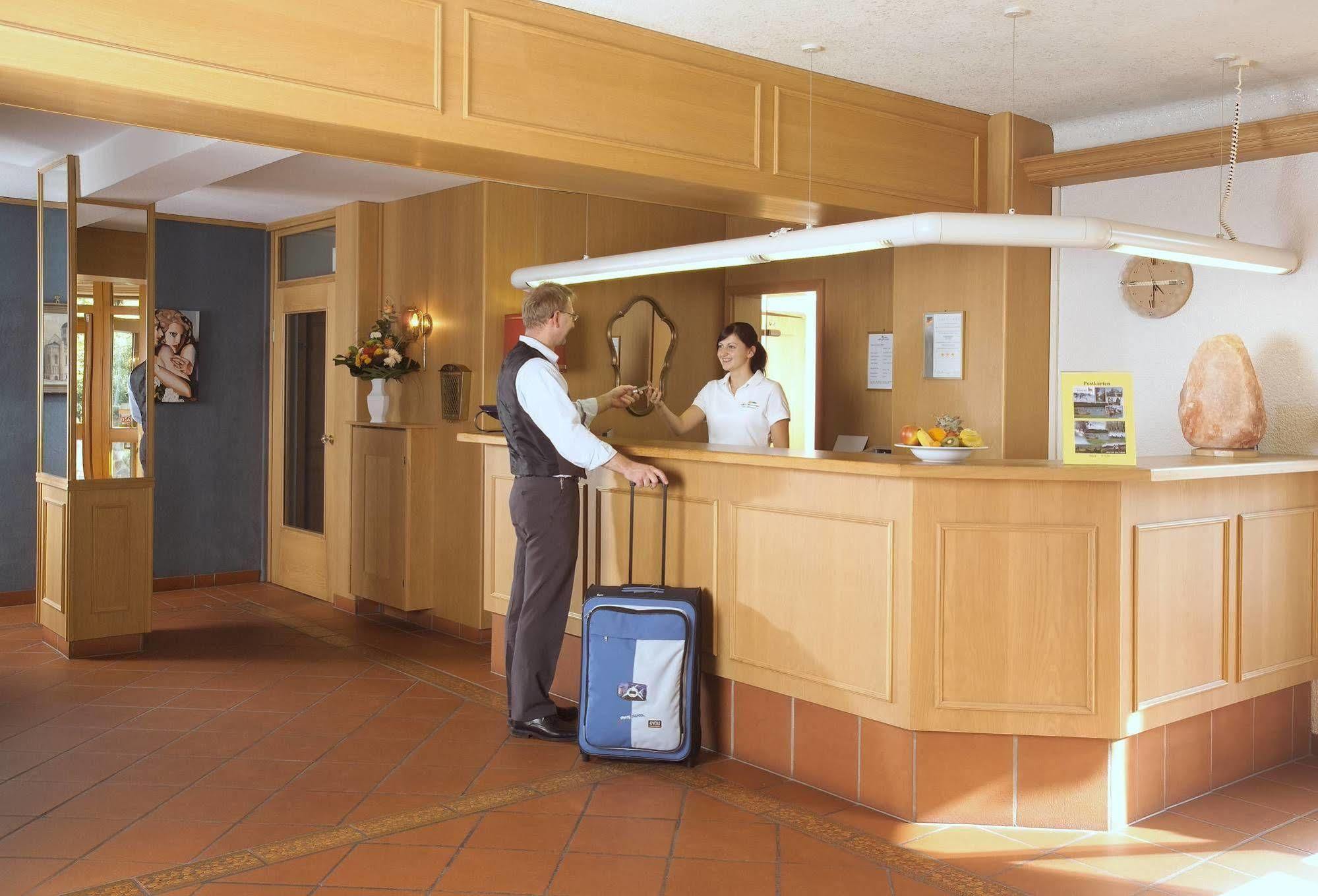 Akzent Hotel Haus Sonnenberg Шоттен Экстерьер фото